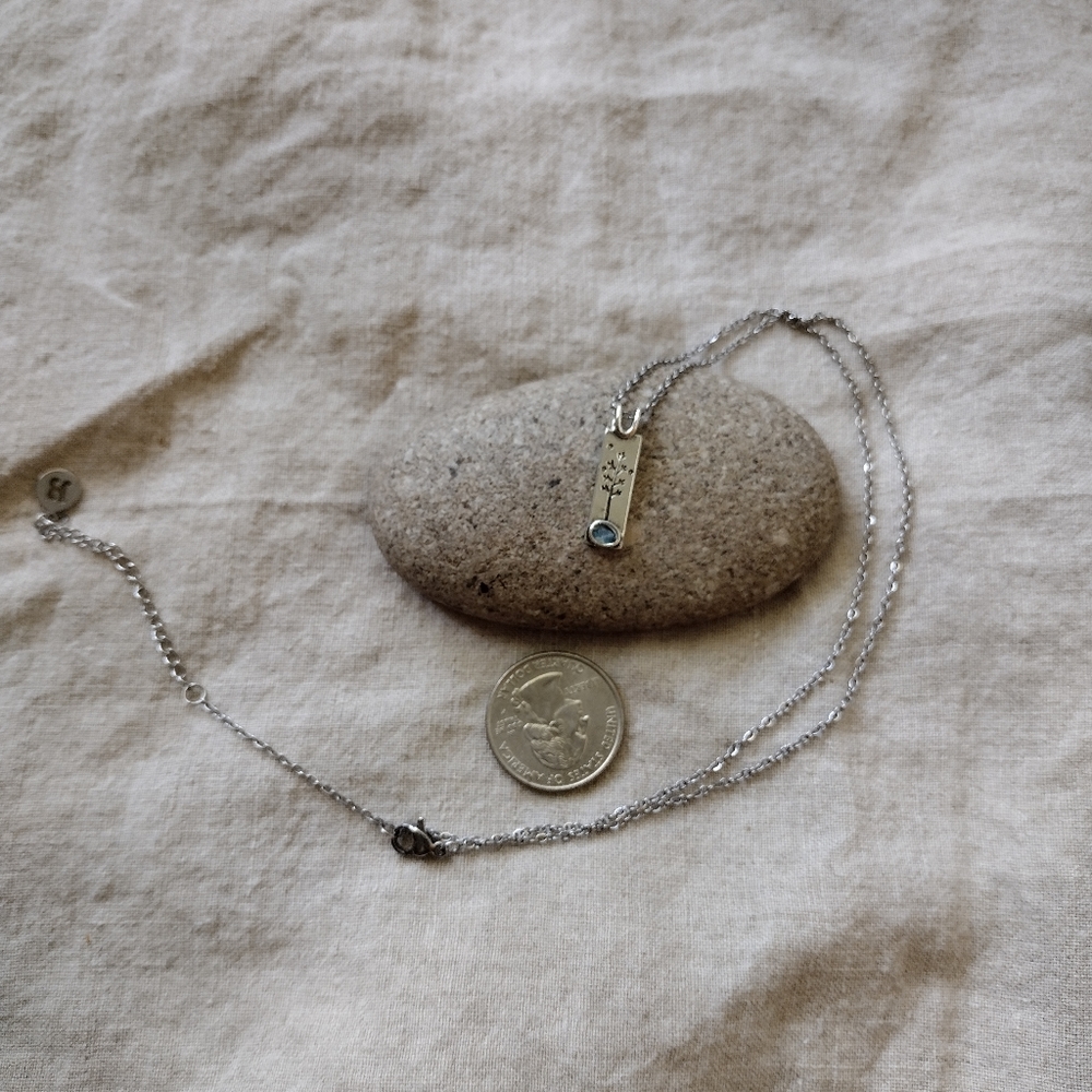 Exquisite Tree Necklace - Picture 3 of 4